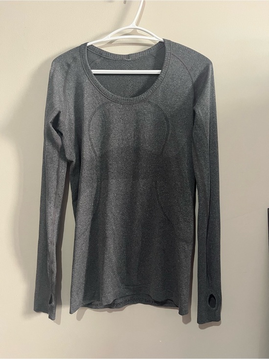 lululemon athletica Tops - Lululemon Swiftly long sleeve size 8 grey scoop neck